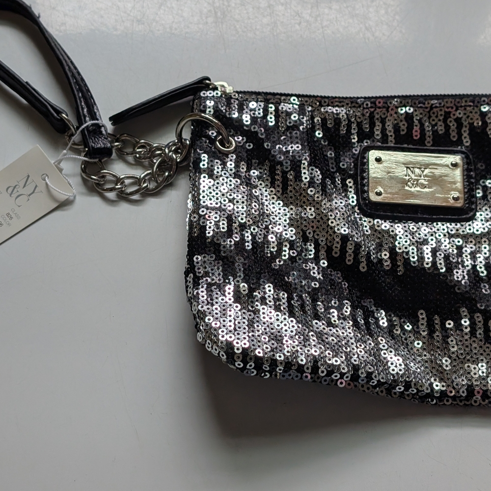 NWT New York & Co. Black and Silver Sequin Clutch **Final Price** - Picture 4 of 15